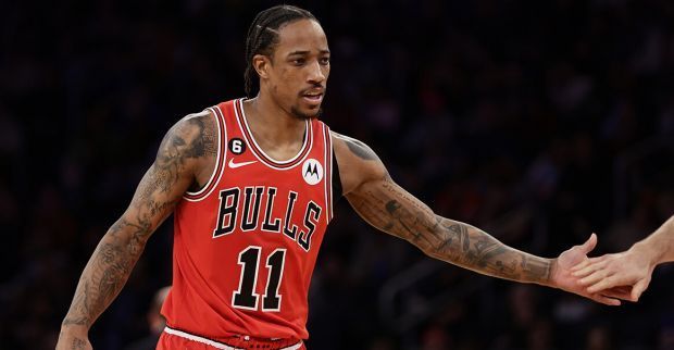  德罗赞中投准绝杀公牛险胜活塞守住季后赛席位