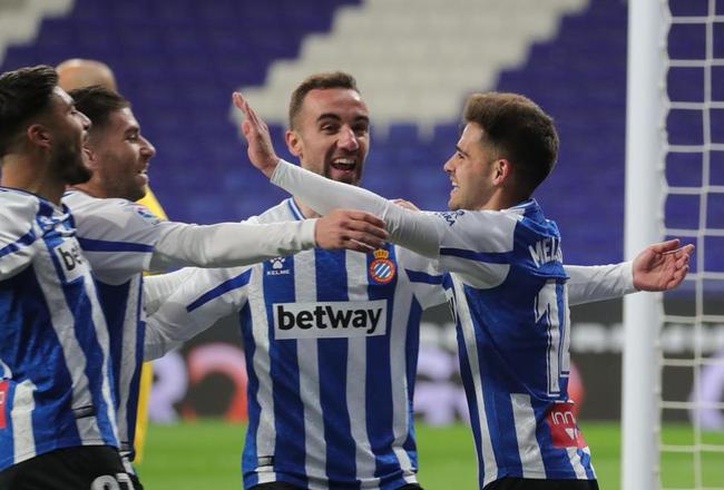  里尔锋线全面开花大胜保级球队  